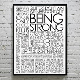 Plakat med Citatcollage - Being Strong, sort/hvid